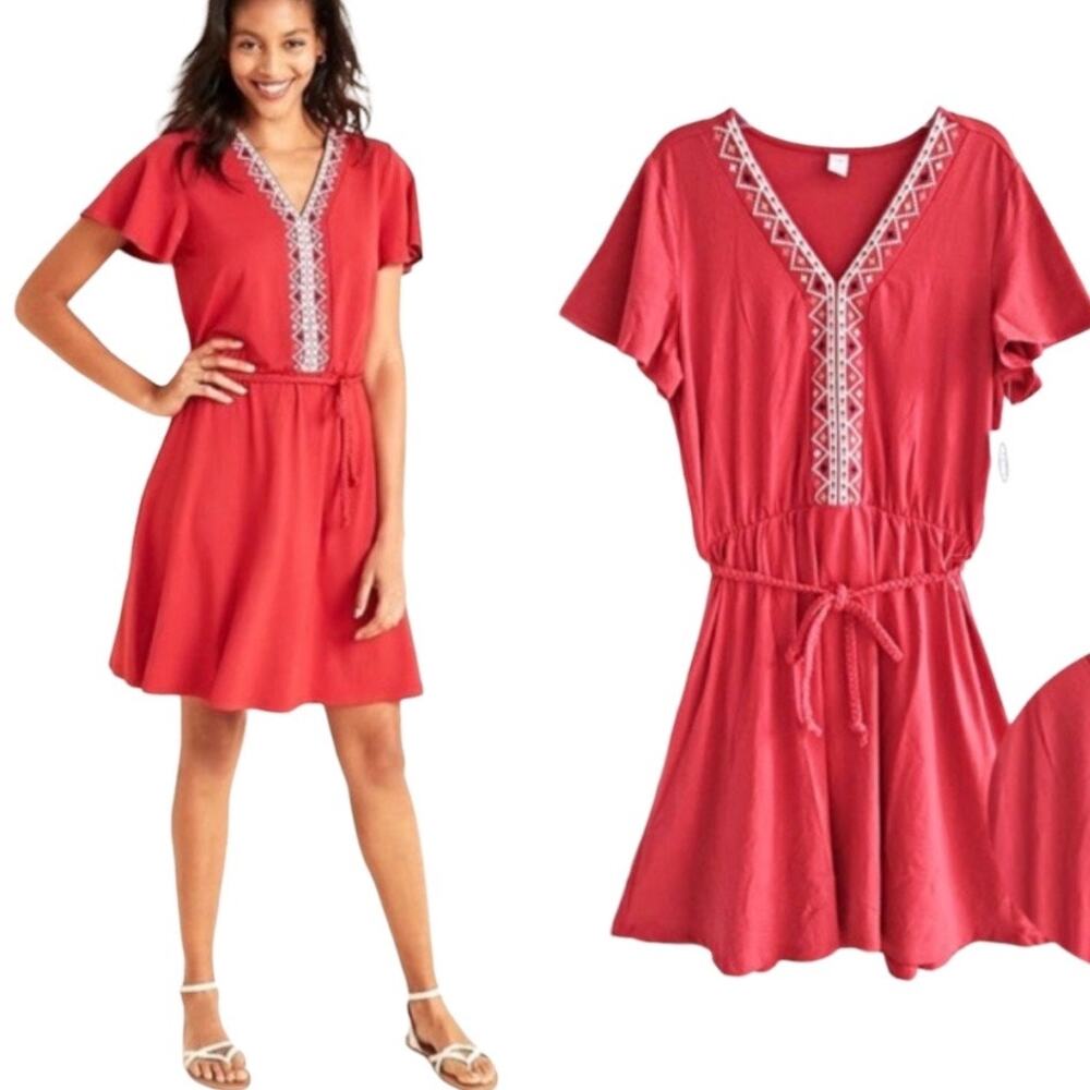 Red Short Sleeve Dress with Embroidered V-Neckline by Old Navy Size Medium